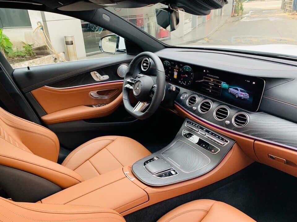 Bảng giá lăn bánh xe Mercedes E300 AMG 2022 mới