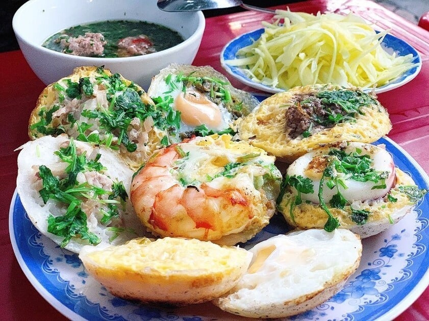 Bánh căn Nha Trang: Cách làm & Gợi ý địa chỉ ăn ngon
