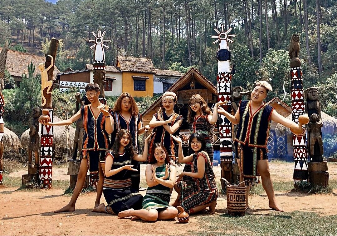 Trải nghiệm Làng Cù Lần - Ngôi làng cổ tích của người Cơ Ho | Báo Dân tộc và Phát triển