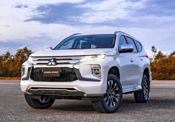 Mitsubishi Pajero Sport 2024: Giá lăn bánh tại Hà Nội, Tphcm, Tỉnh